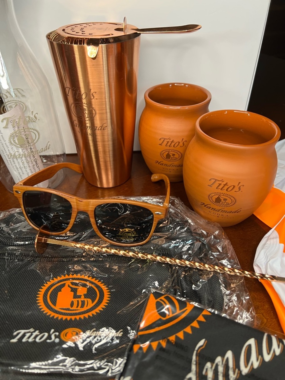 Lot of Tito’s items: cups, drink shaker, fanny pack, sunglasses, carafe - Picture 3 of 8